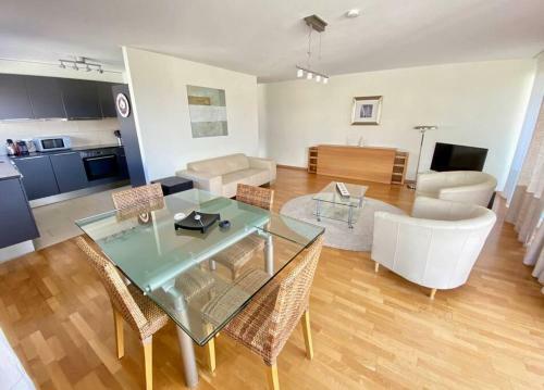 Apartamento Good Location, Spacious, Comfortable And Bright!!