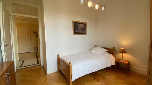 Apartamento Bright, Classic And Elegant, Close To Train Station