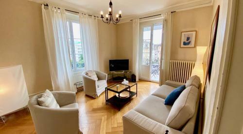 Apartamento Bright, Classic And Elegant, Close To Train Station