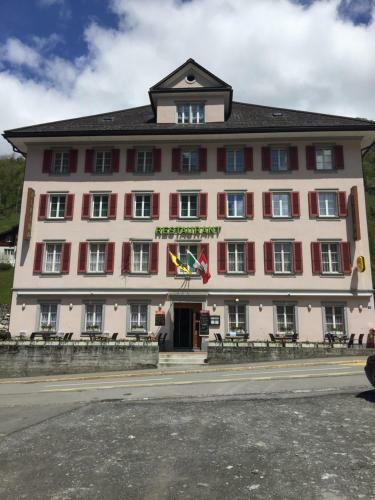 Hotel Alpina