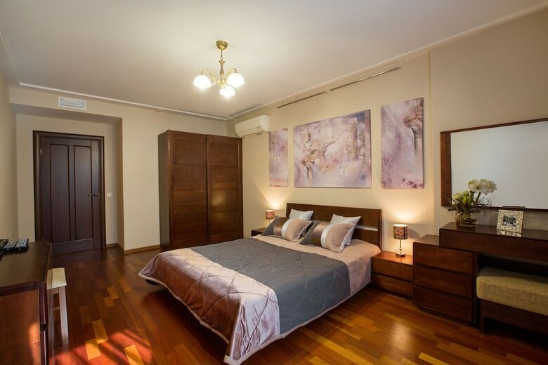 Sharf Hotel