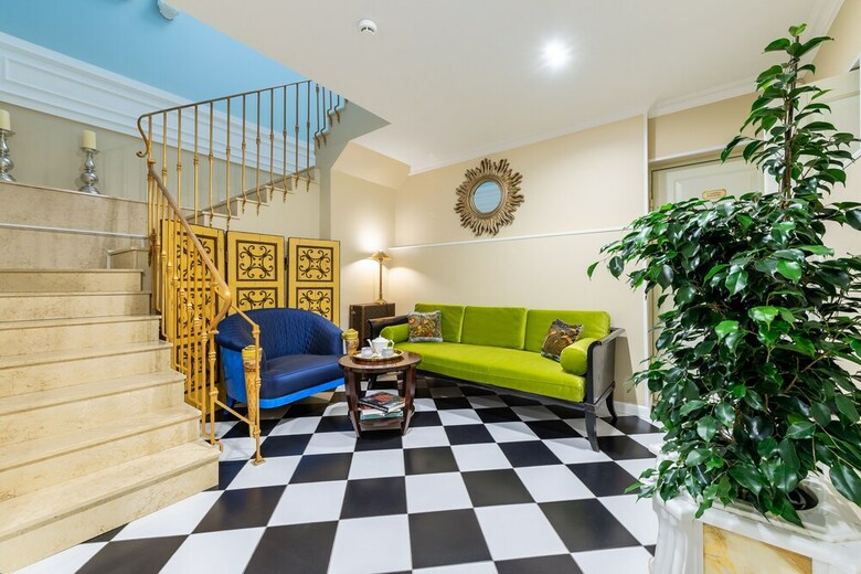 T-hotel
