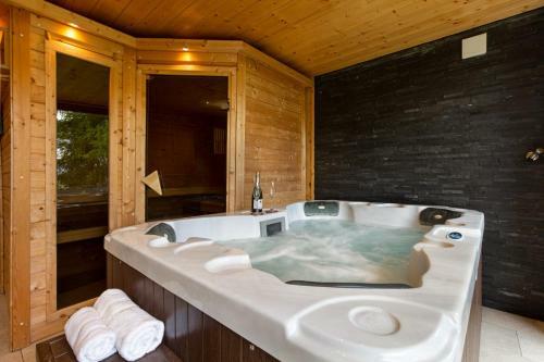 Jacuzzi & Sauna | Chalet Teremok