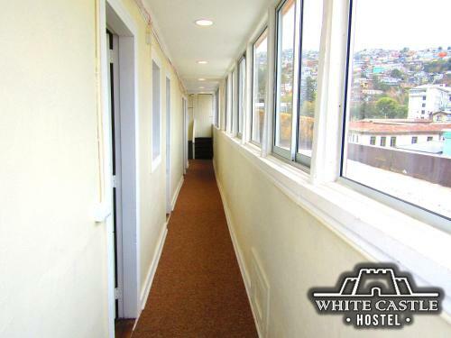 Hostal White Castle Hostel