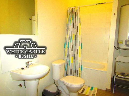 Hostal White Castle Hostel
