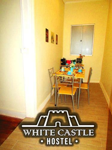 Hostal White Castle Hostel