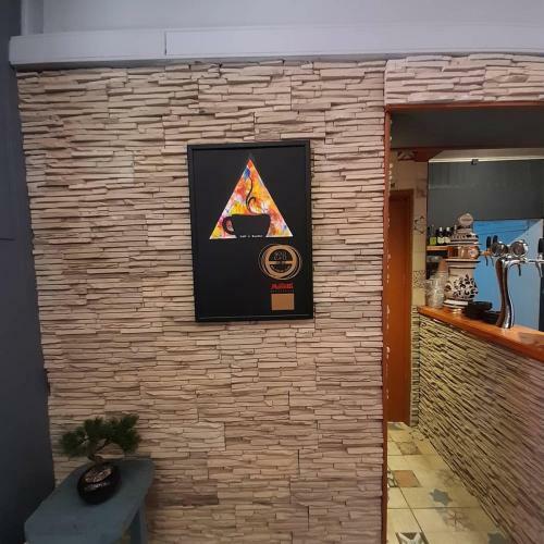 Hotel Agustina Hostal & Caf�