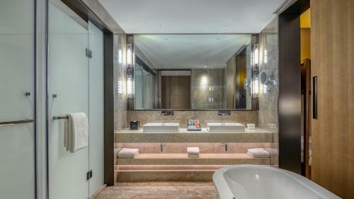 Crowne Plaza Beihai Silver Beach, An Ihg Hotel