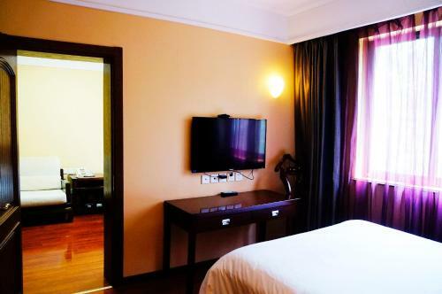 Hujialou Hot Spring Hotel