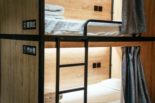 Poshpacker�chengdu Local Tea Hostel