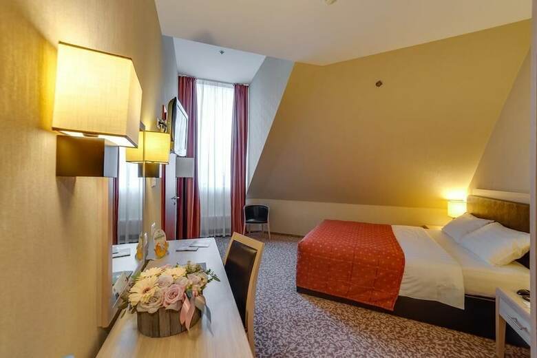 New Peterhof Hotel