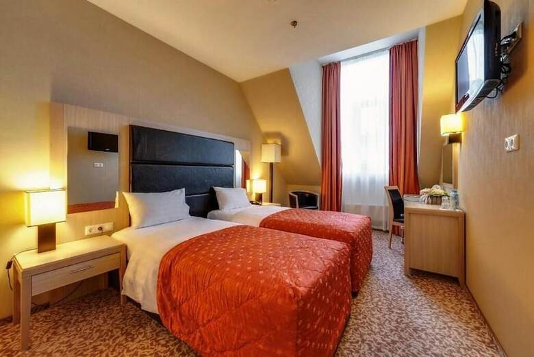 New Peterhof Hotel