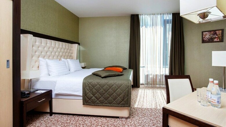 New Peterhof Hotel