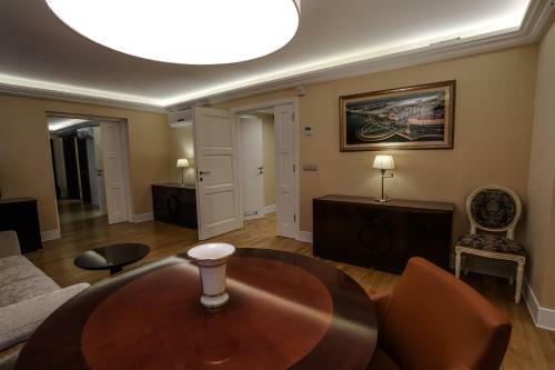 Tavricheskaya Hotel