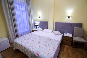Roses Hotel