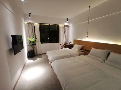 Moonlight Hotel
