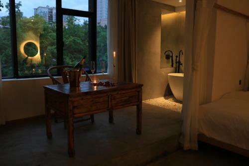 Moonlight Hotel