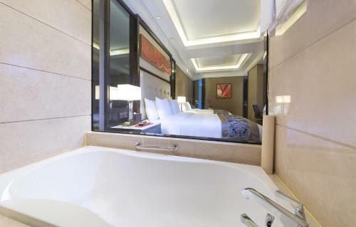 Cheng Du Da Ding Century Plaza Hotel