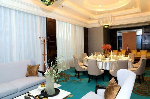 Cheng Du Da Ding Century Plaza Hotel