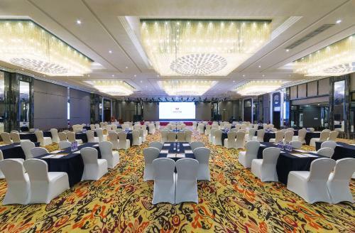 Cheng Du Da Ding Century Plaza Hotel