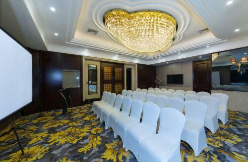 Cheng Du Da Ding Century Plaza Hotel