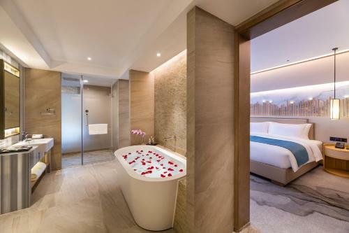 Hotel Mercure Chengdu Huapaifang