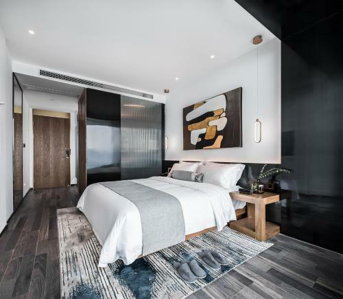 The Mont Mirage Hotel