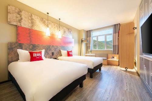 Ibis Dalian Yida Spring Field Hotel