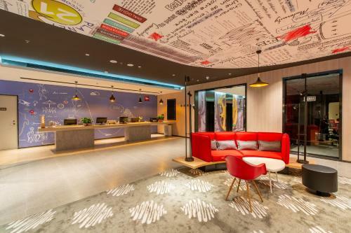 Ibis Dalian Yida Spring Field Hotel