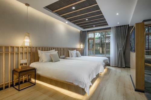 Lijiang Muqian Hotel