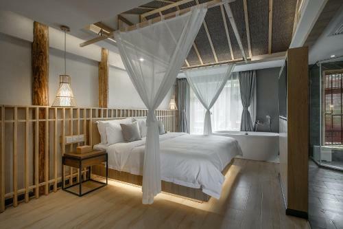 Lijiang Muqian Hotel