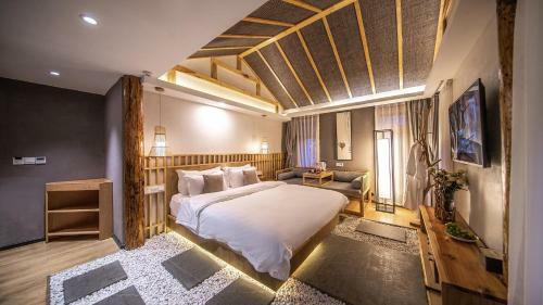 Lijiang Muqian Hotel