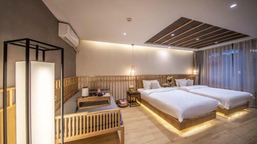 Lijiang Muqian Hotel