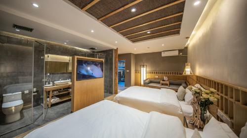 Lijiang Muqian Hotel