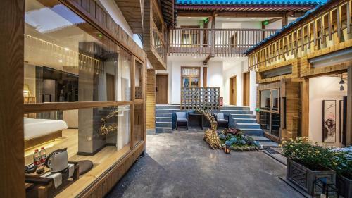 Lijiang Muqian Hotel