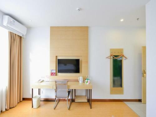 Greentree Inn Dalian Dalian North Railway Station Express Hotel