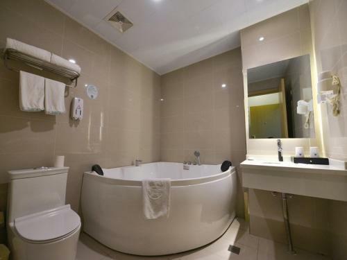 Greentree Inn Dalian Dalian North Railway Station Express Hotel