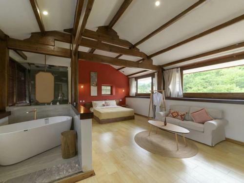 Yuan Ye Qu Holiday Hotel