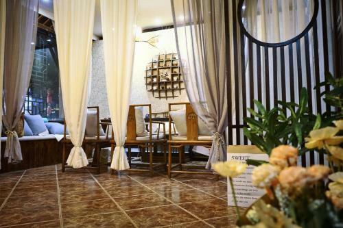 Hostal Riverside Villa