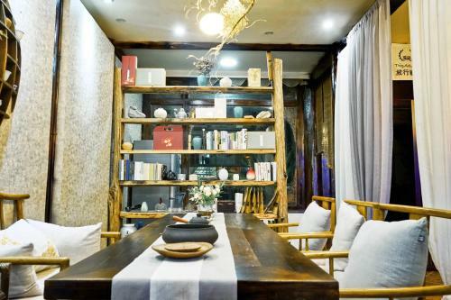Hostal Riverside Villa