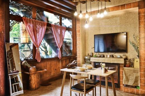 Hostal Far And Near Villa