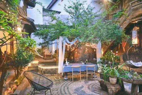 Hostal Far And Near Villa