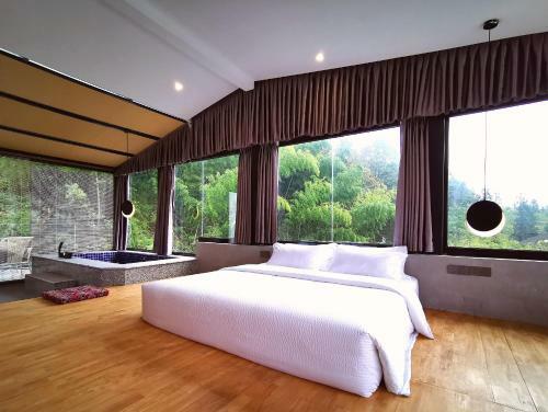 Hotel Z Plus Mountain Resort Inn