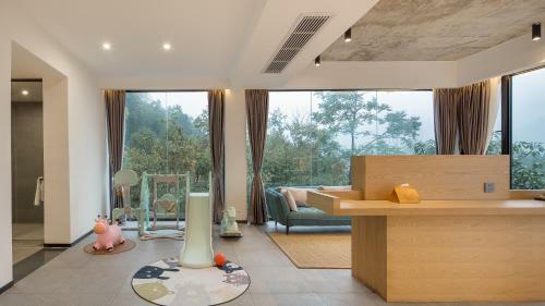 Hotel Z Plus Mountain Resort Inn