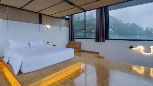 Hotel Z Plus Mountain Resort Inn