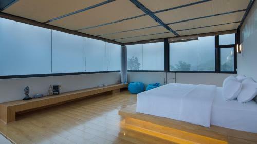 Hotel Z Plus Mountain Resort Inn