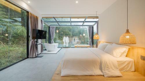 Hotel Z Plus Mountain Resort Inn