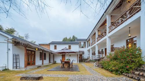 Floral Hotel Moyuan