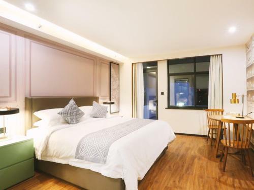 Gme Ningbo Jiangbei District Hongtang Haide Square Hotel