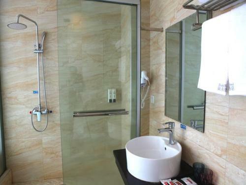 Shell Ganzhou Central Theme Hotel